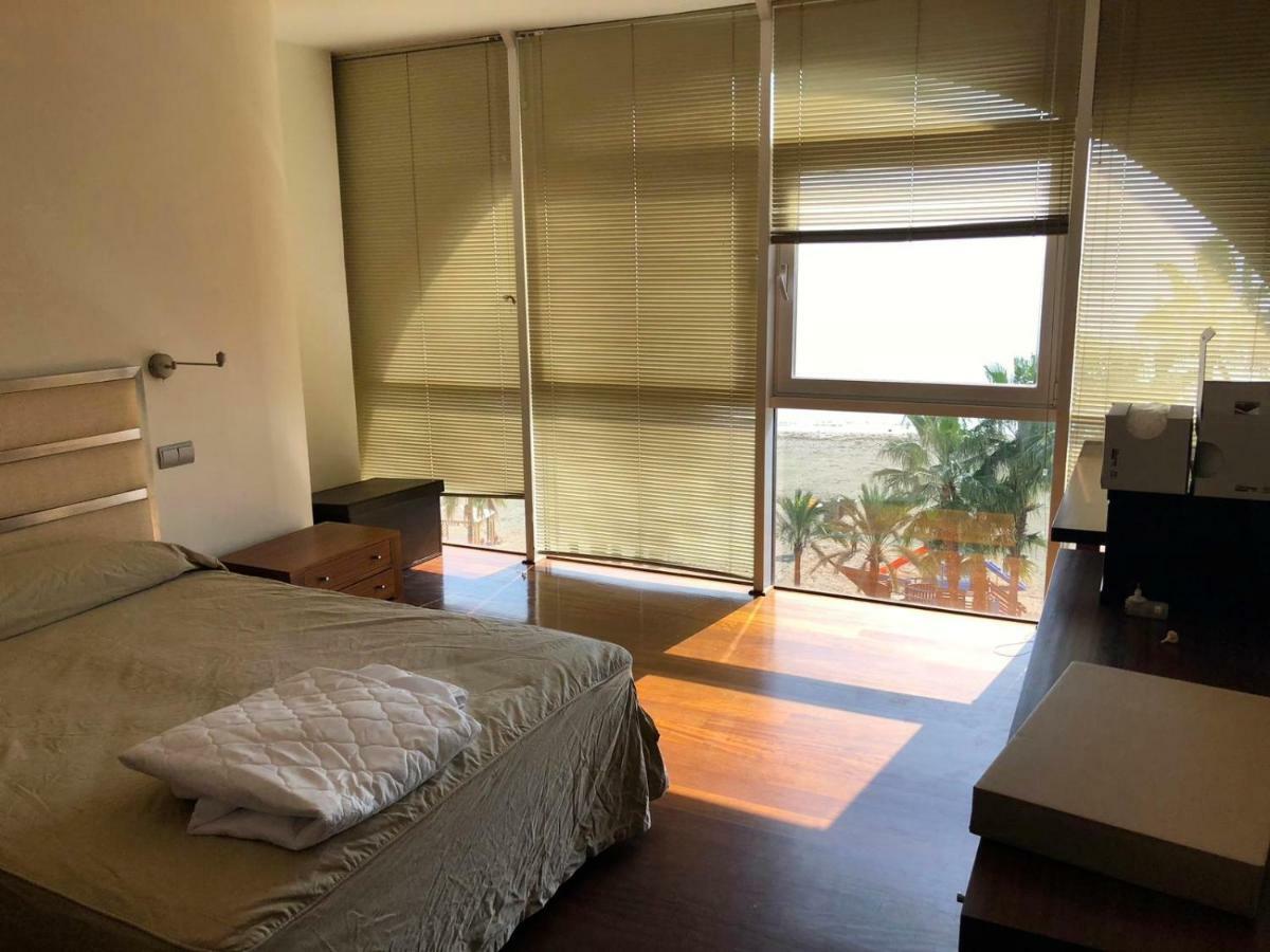 Atico-Duplex Primera Linea De Playa En El Centro De Estepona Buitenkant foto