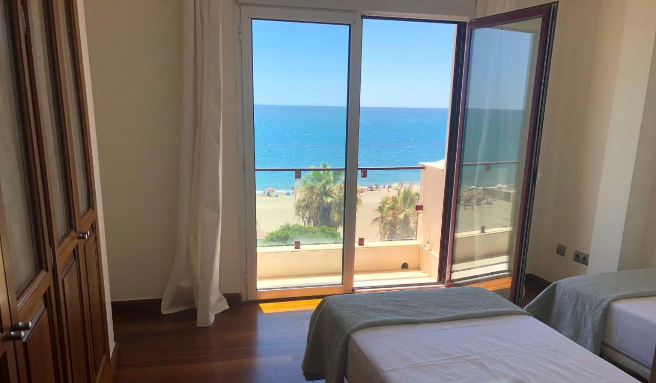 Atico-Duplex Primera Linea De Playa En El Centro De Estepona Buitenkant foto